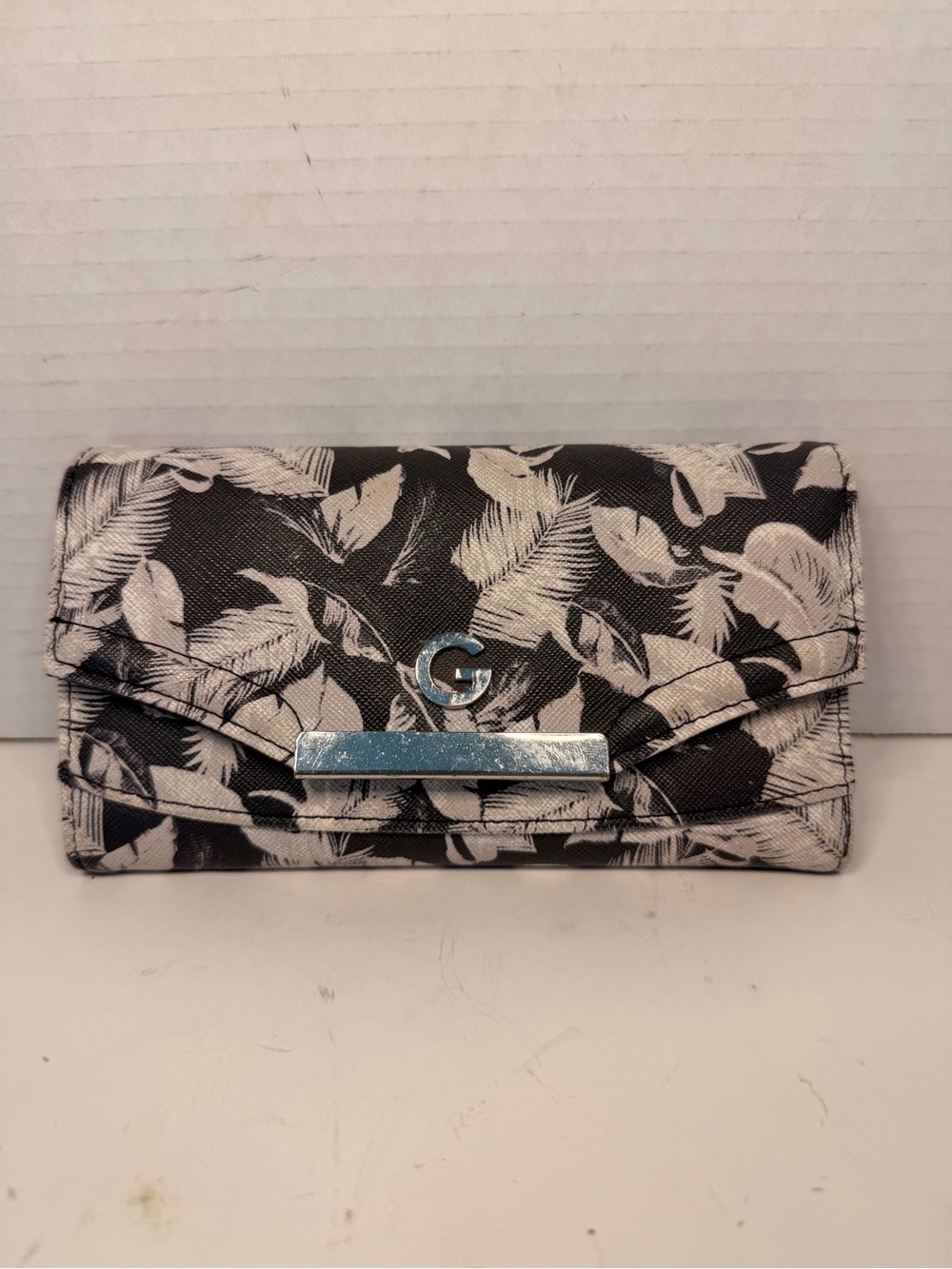 G by Guess Women's Floral
Print Folding Wallet